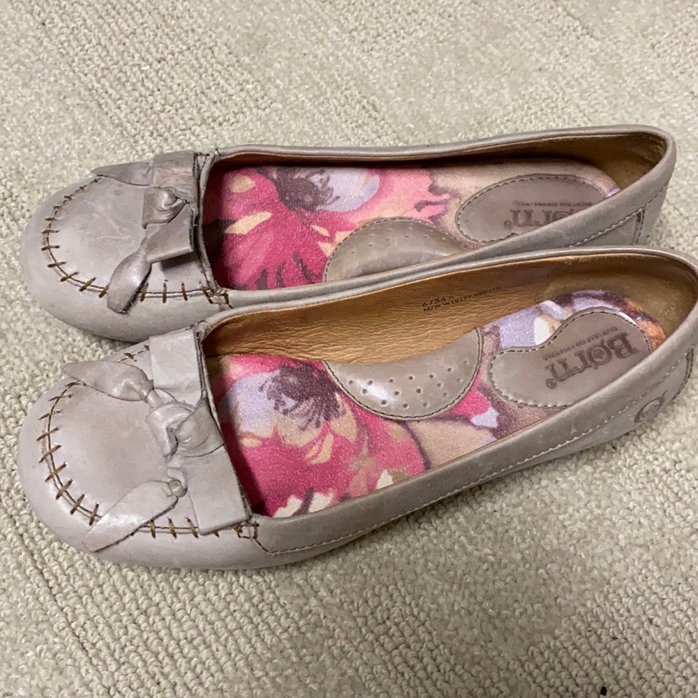 Women’s flats size 6